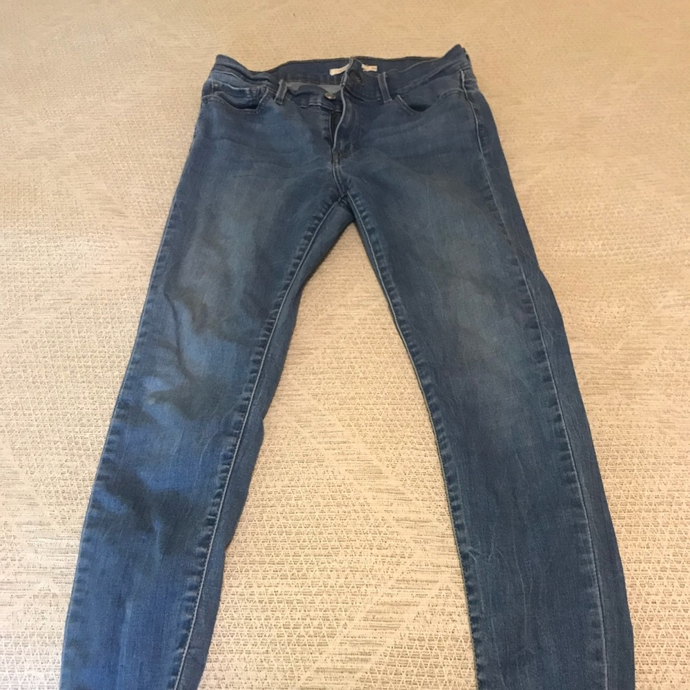 Levi’s 710 super skinny jeans.